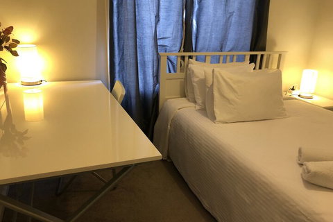 Apple House - Accommodation Redcliffe 7