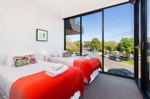 Caulfield North Executive - Accommodation Redcliffe 1