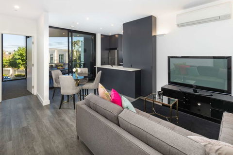 Caulfield North Executive - Accommodation Redcliffe 3