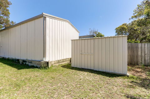 Beacon Cottage - Accommodation Redcliffe 1