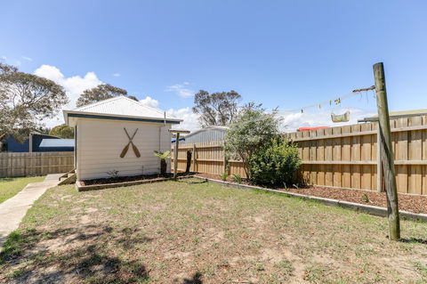 Beacon Cottage - Accommodation Redcliffe 2