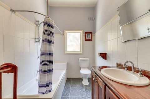 Beacon Cottage - Accommodation Redcliffe 5