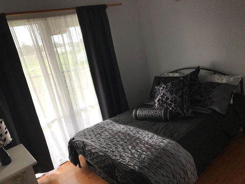 Farm Stay On Horse Property - Accommodation Redcliffe 2