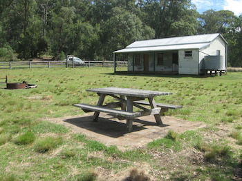 Brackens Hut - Accommodation Redcliffe 6