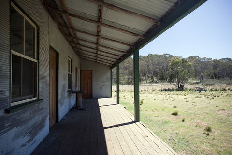 Brackens Hut - Accommodation Redcliffe 5