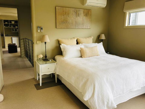 The Point BnB - Accommodation Redcliffe 4