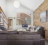 The Pines 5 / 4 Messines Street - Accommodation Redcliffe