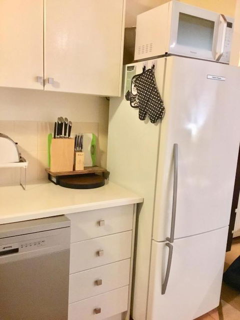Winterhaven On Park Lane Sleeps 2 - Accommodation Redcliffe 4