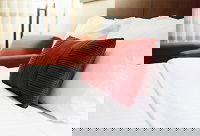 Gainsborough Cottage - Accommodation Redcliffe 0