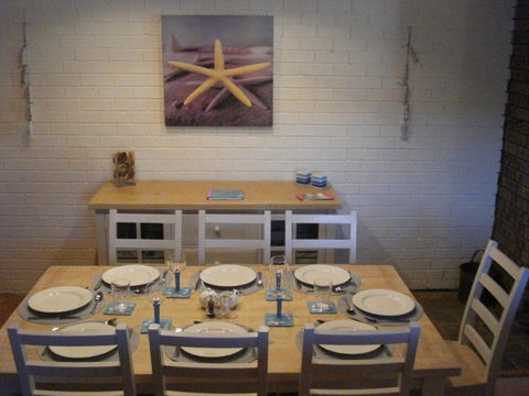 The Retreat On Matthew - Accommodation Redcliffe 3