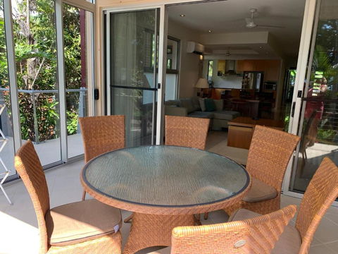 Beach House Apartment 1 - Accommodation Redcliffe 1