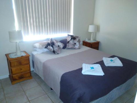 Ocean Beach Chalet 15 - Accommodation Redcliffe 1