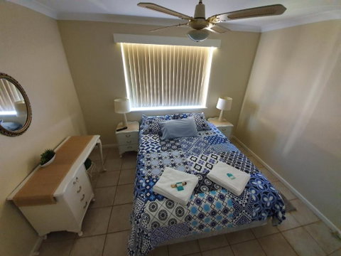Ocean Beach Chalet 15 - Accommodation Redcliffe 6