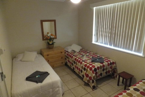 Ocean Beach Chalet 15 - Accommodation Redcliffe 3
