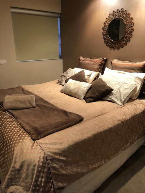 About Time Retreats Studio Seven - Accommodation Redcliffe 5