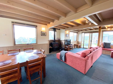 Powderkeg - Accommodation Redcliffe 4