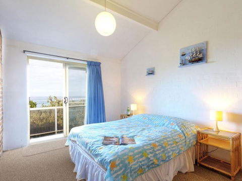 Sea Bliss Oceanside 04 - Accommodation Redcliffe 2