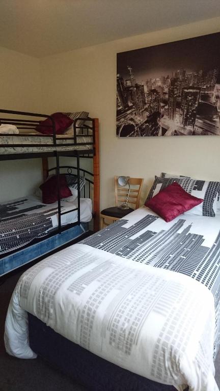MURRAY GRANGE VILLA 4 - Accommodation Redcliffe 5