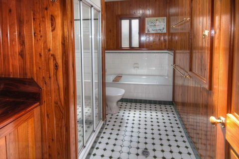 Glendell Cottage - Accommodation Redcliffe 2