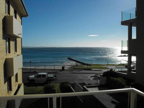 Hibiscus Court Unit 4 24 North St. Forster - Accommodation Redcliffe 3