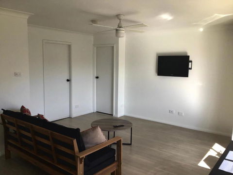 Ocean View Villas - Accommodation Redcliffe 3