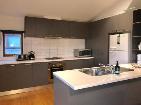 Maunga Lodge - Accommodation Redcliffe 2