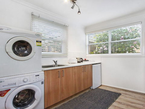Bay Cottage Paradise On The Bay - Accommodation Redcliffe 3