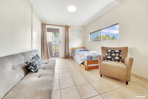 Driftwood On The Beach - Accommodation Redcliffe 6