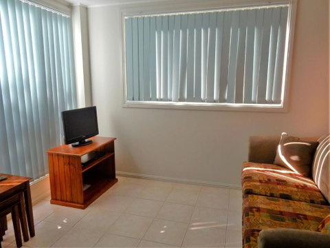Ocean 1 / 38 Oceans Apartment - Accommodation Redcliffe 4