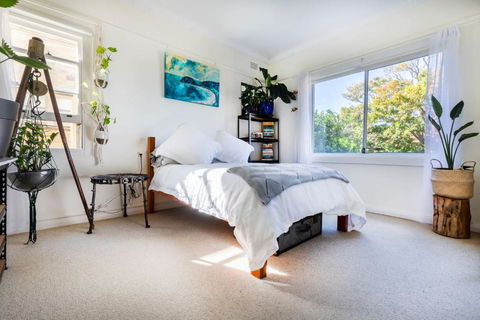 Beautiful Beach Home In Superb Location - Accommodation Redcliffe 2