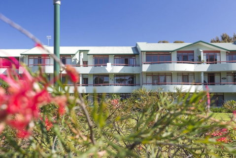 Fathoms 6 Mollymook - Accommodation Redcliffe 1