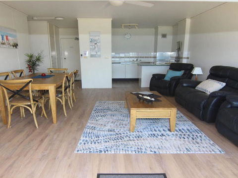 Oceanic 28 On The Beach! - Accommodation Redcliffe 2
