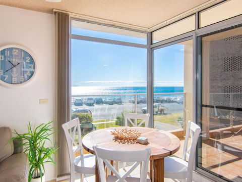 Oceanic 1 On Forster Main Beach! - Accommodation Redcliffe 6
