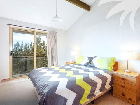 Oceanside 18 - Accommodation Redcliffe 3