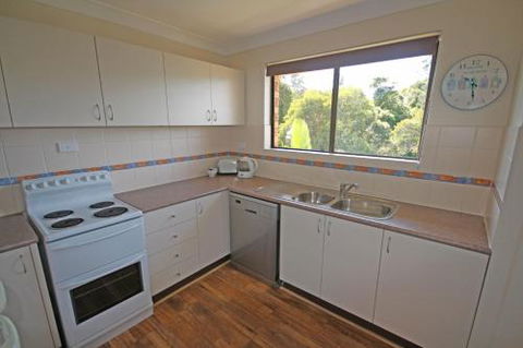 Hawaiian Gardens Unit 3 - Accommodation Redcliffe 6