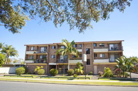 Hawaiian Gardens Unit 3 - Accommodation Redcliffe 1