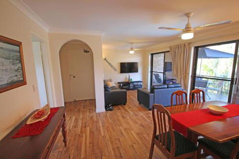 Hawaiian Gardens Unit 3 - Accommodation Redcliffe 5