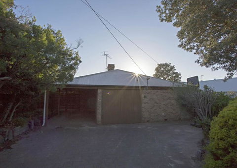 LOCKINGTON - Accommodation Redcliffe 2