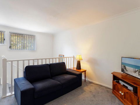 Three Bedroom Townhouse - Accommodation Redcliffe 3