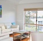 Riverside Views Hawks Nest - Accommodation Redcliffe
