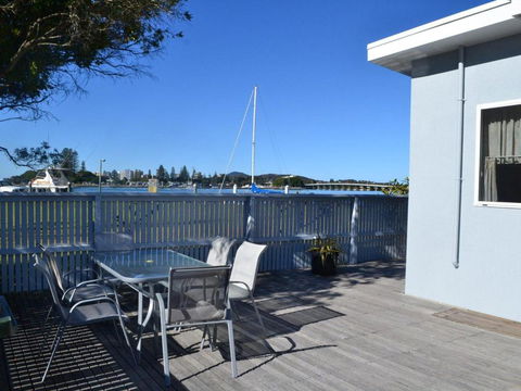 2 Rockpool Road - Accommodation Redcliffe 1