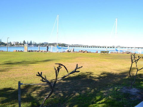 2 Rockpool Road - Accommodation Redcliffe 5