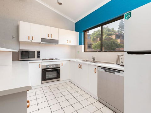 Oceanside 13 - Accommodation Redcliffe 3