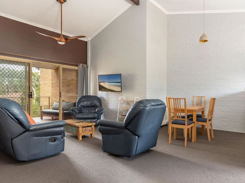Oceanside 13 - Accommodation Redcliffe 5