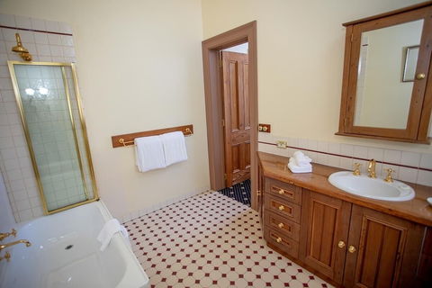 Clocktower Suites - Accommodation Redcliffe 6