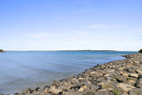 Beauty AND THE Peace - Inlet Side - Accommodation Redcliffe 6