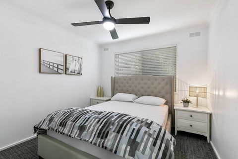 Beauty AND THE Peace - Inlet Side - Accommodation Redcliffe 3