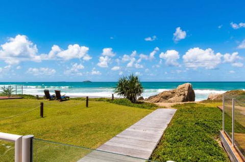 Sapphire Seas Beach House - Accommodation Redcliffe 6