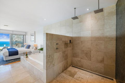 Sapphire Sands Beach House - Accommodation Redcliffe 2