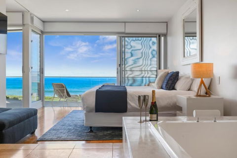 Sapphire Sands Beach House - Accommodation Redcliffe 1